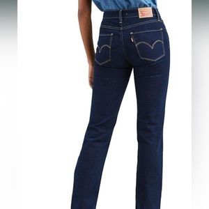 Levi's Women's 724 High Rise Straight Jeans - Indigo blue SOLD